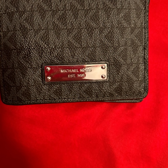 Small Michael Kors wallet - Picture 4 of 5